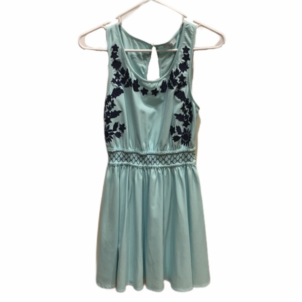 Jun&Ivy embroidered dress